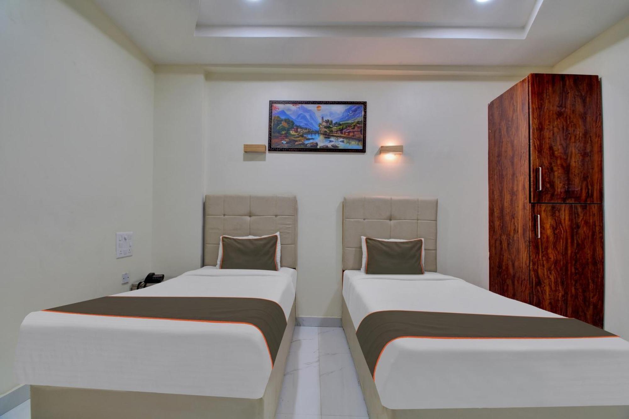 Collection O Hotel Mango Tree Khammam Exterior photo