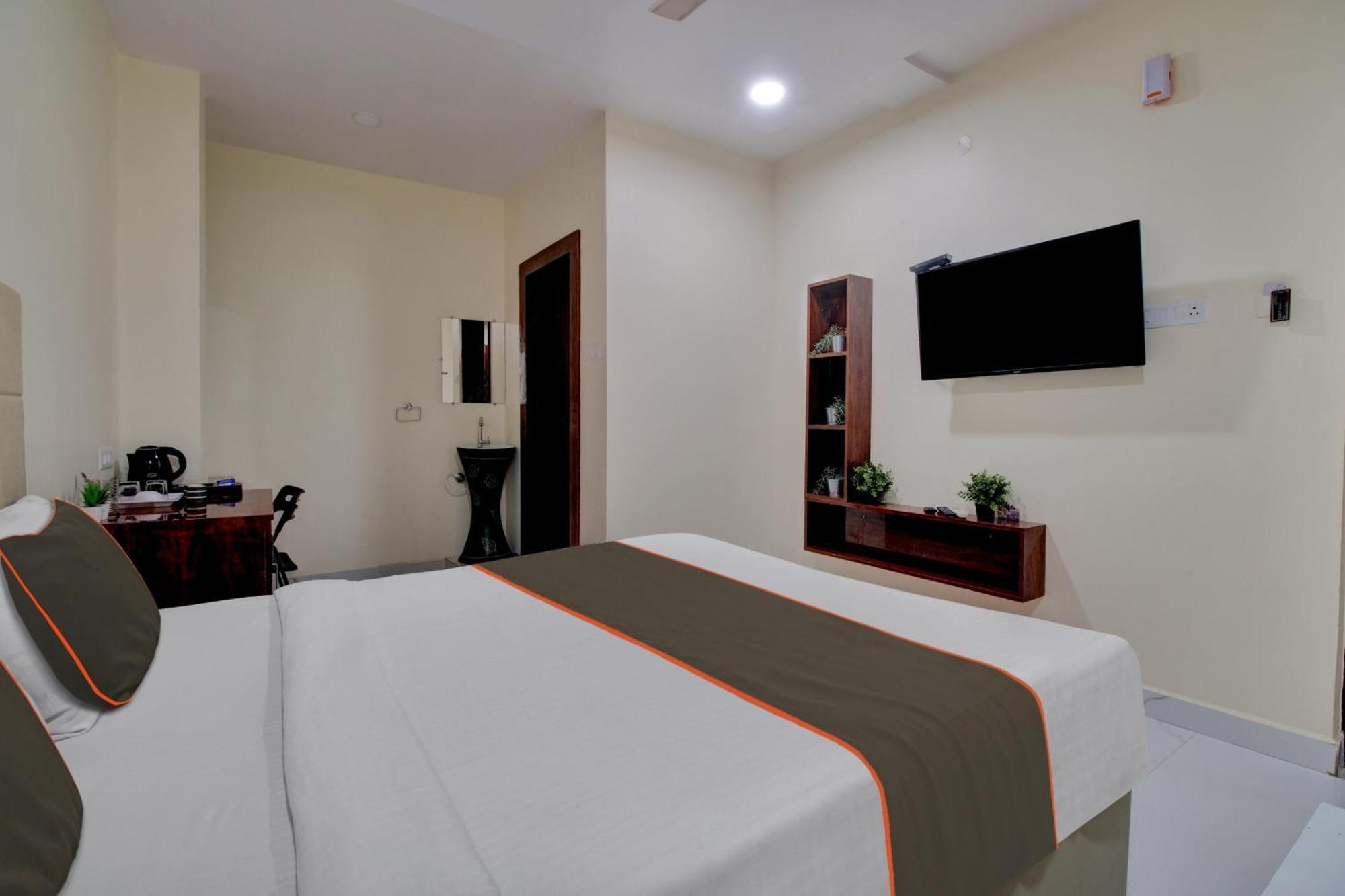 Collection O Hotel Mango Tree Khammam Exterior photo
